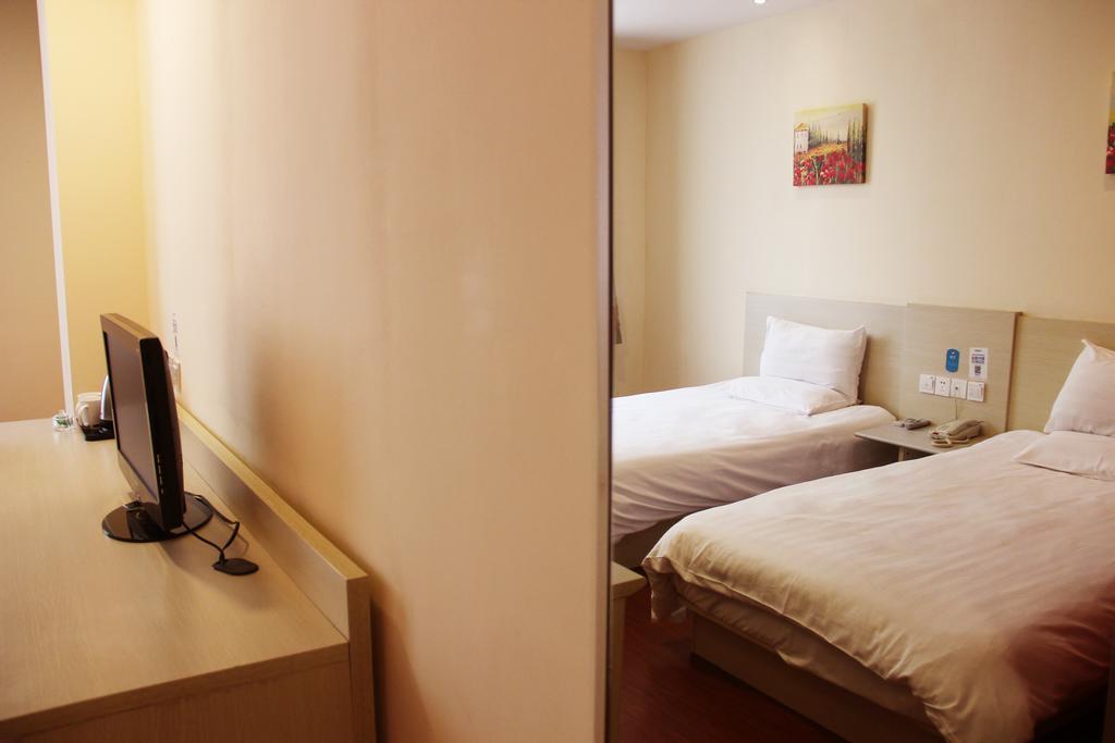 Hanting Express Jinzhou Luoyang Road Central Avenue Rum bild